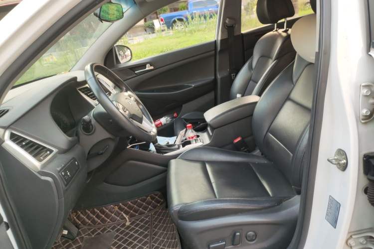 Used Hyundai Tucson 2015 1.6T Dual-Clutch Two-Wheel-Drive Smart Model Left Front Seat