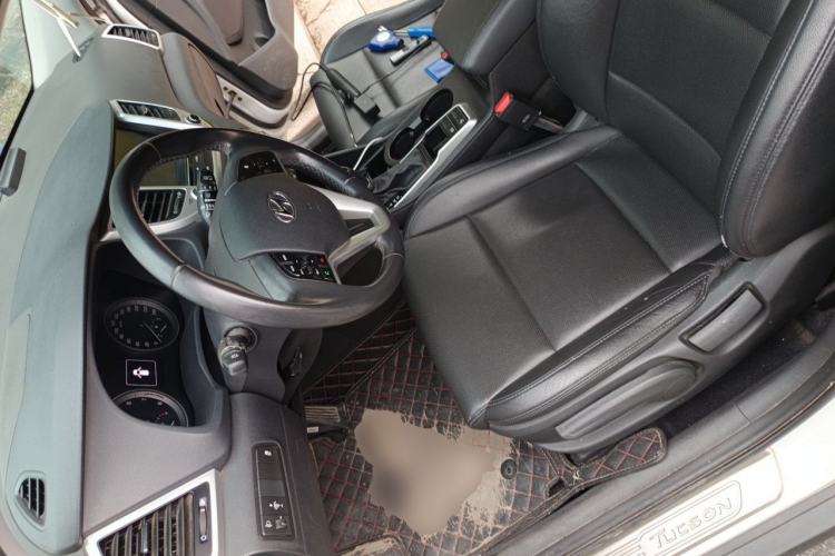 Used Hyundai Tucson 2015 1.6T Dual-Clutch Two-Wheel-Drive Smart Model Left Front Seat