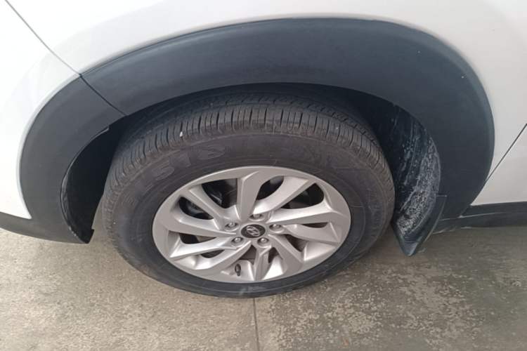 Used Hyundai Tucson 2015 1.6T Dual-Clutch Two-Wheel-Drive Smart Model Left Front Wheel Hub
