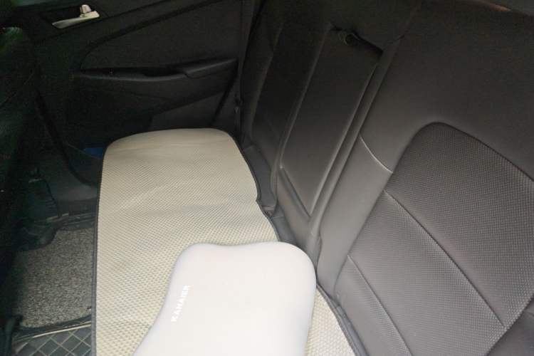 Used Hyundai Tucson 2015 1.6T Dual-Clutch Two-Wheel-Drive Smart Model Left Rear Seat