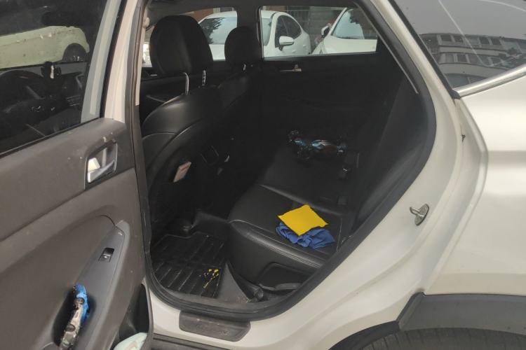 Used Hyundai Tucson 2015 1.6T Dual-Clutch Two-Wheel-Drive Smart Model Left Rear Seat