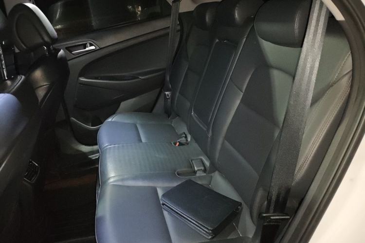 Used Hyundai Tucson 2015 1.6T Dual-Clutch Two-Wheel-Drive Smart Model Left Rear Seat