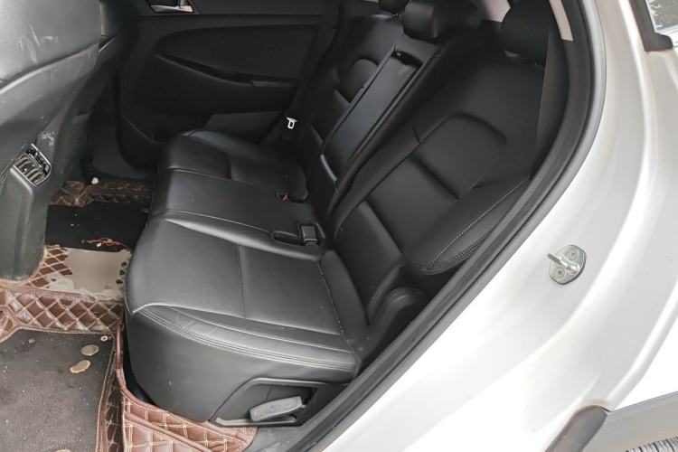 Used Hyundai Tucson 2015 1.6T Dual-Clutch Two-Wheel-Drive Smart Model Left Rear Seat