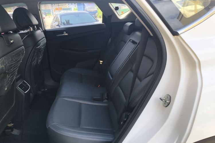 Used Hyundai Tucson 2015 1.6T Dual-Clutch Two-Wheel-Drive Smart Model Left Rear Seat
