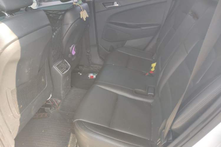 Used Hyundai Tucson 2015 1.6T Dual-Clutch Two-Wheel-Drive Smart Model Left Rear Seat