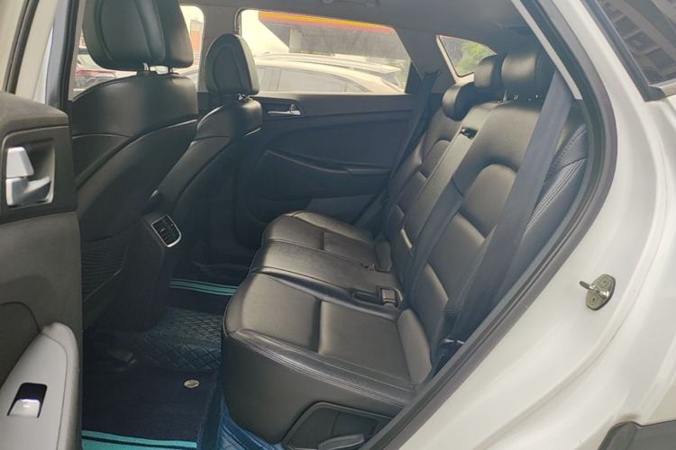 Used Hyundai Tucson 2015 1.6T Dual-Clutch Two-Wheel-Drive Smart Model Left Rear Seat