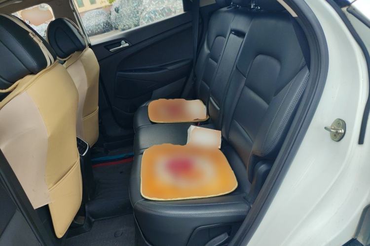 Used Hyundai Tucson 2015 1.6T Dual-Clutch Two-Wheel-Drive Smart Model Left Rear Seat