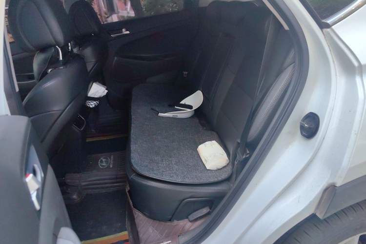 Used Hyundai Tucson 2015 1.6T Dual-Clutch Two-Wheel-Drive Smart Model Left Rear Seat