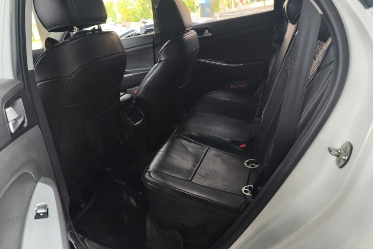 Used Hyundai Tucson 2015 1.6T Dual-Clutch Two-Wheel-Drive Smart Model Left Rear Seat