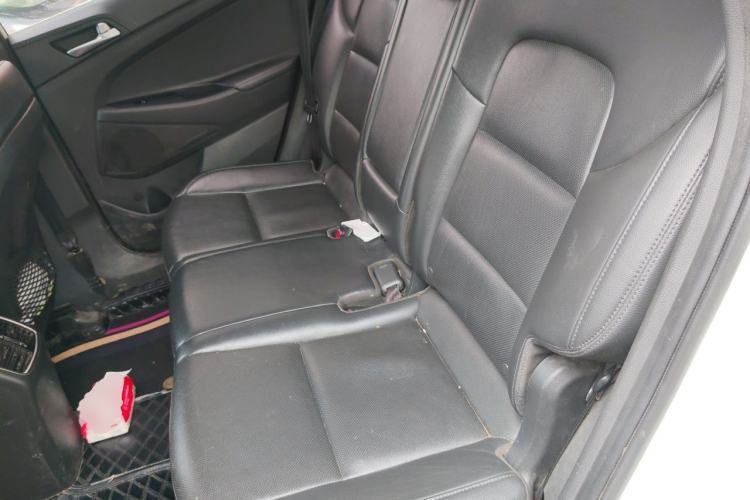 Used Hyundai Tucson 2015 1.6T Dual-Clutch Two-Wheel-Drive Smart Model Left Rear Seat