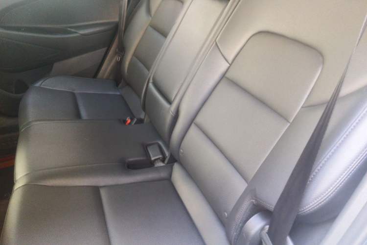 Used Hyundai Tucson 2015 1.6T Dual-Clutch Two-Wheel-Drive Leading Model Left Rear Seat