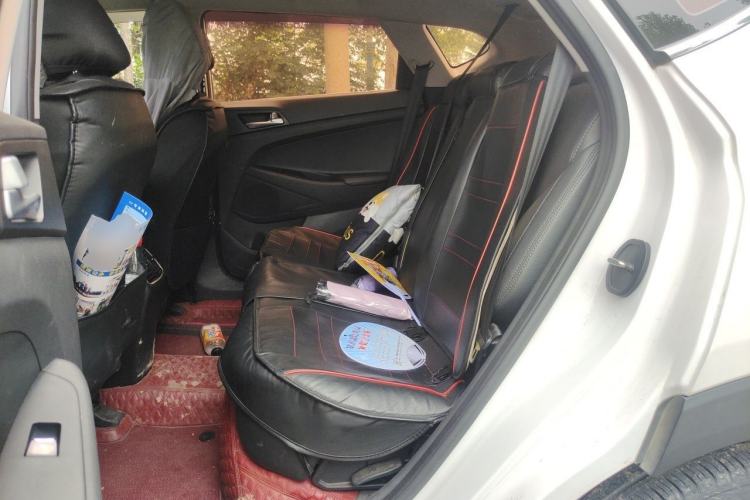 Used Hyundai Tucson 2015 1.6T Dual-Clutch Two-Wheel-Drive Smart Model Left Rear Seat