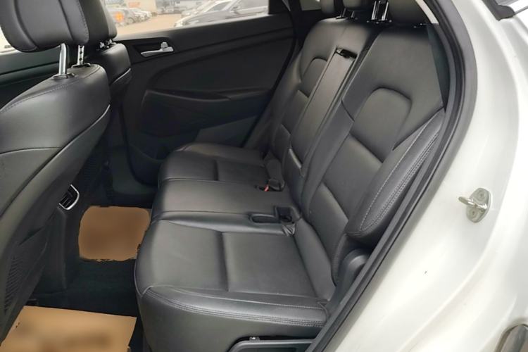 Used Hyundai Tucson 2015 1.6T Dual-Clutch Two-Wheel-Drive Smart Model Left Rear Seat
