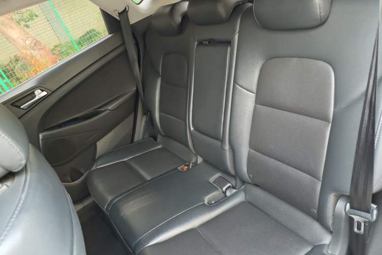 Used Hyundai Tucson 2015 1.6T Dual-Clutch Two-Wheel-Drive Smart Model Left Rear Seat
