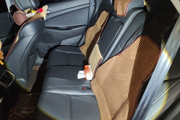 Used Hyundai Tucson 2015 1.6T Dual-Clutch Two-Wheel-Drive Leading Model Left Rear Seat