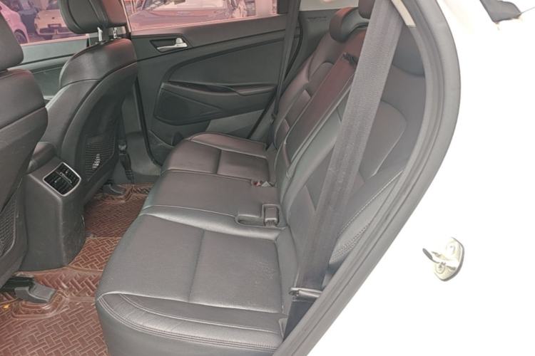 Used Hyundai Tucson 2015 1.6T Dual-Clutch Two-Wheel-Drive Smart Model Left Rear Seat