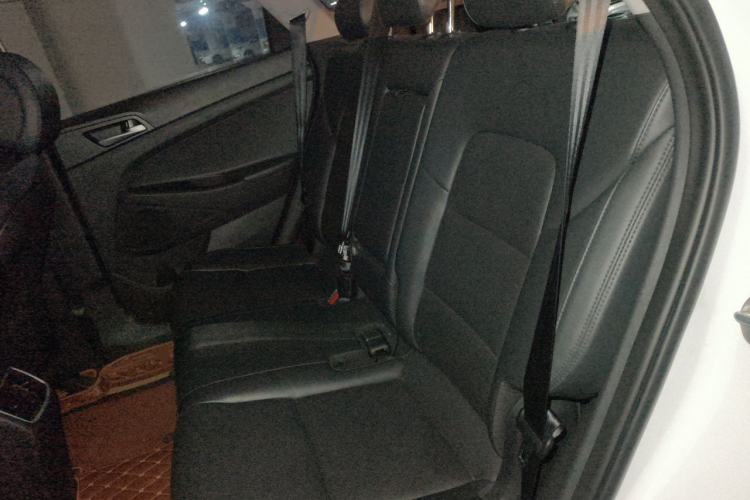 Used Hyundai Tucson 2015 1.6T Dual-Clutch Two-Wheel-Drive Smart Model Left Rear Seat