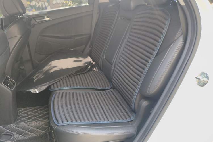 Used Hyundai Tucson 2015 1.6T Dual-Clutch Two-Wheel-Drive Smart Model Left Rear Seat