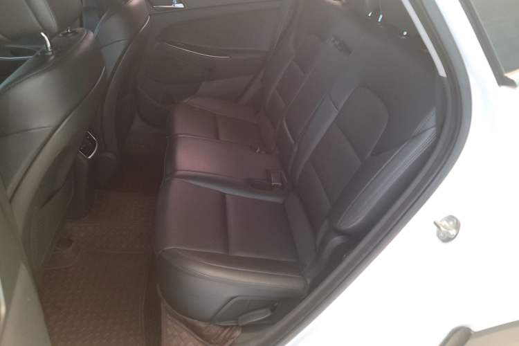 Used Hyundai Tucson 2015 1.6T Dual-Clutch Two-Wheel-Drive Smart Model Left Rear Seat