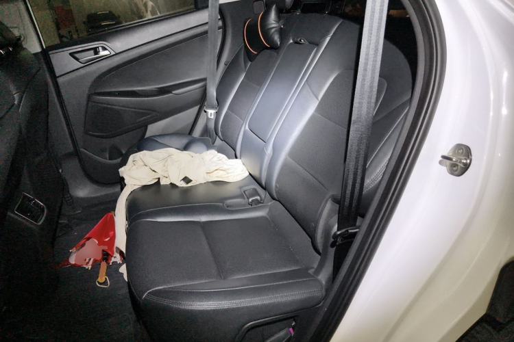 Used Hyundai Tucson 2015 1.6T Dual-Clutch Two-Wheel-Drive Smart Model Left Rear Seat