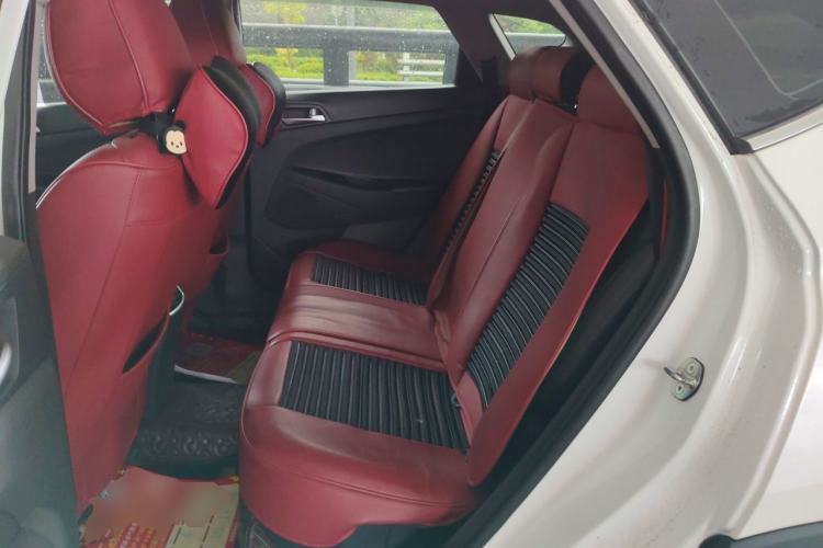 Used Hyundai Tucson 2015 1.6T Dual-Clutch Two-Wheel-Drive Leading Model Left Rear Seat