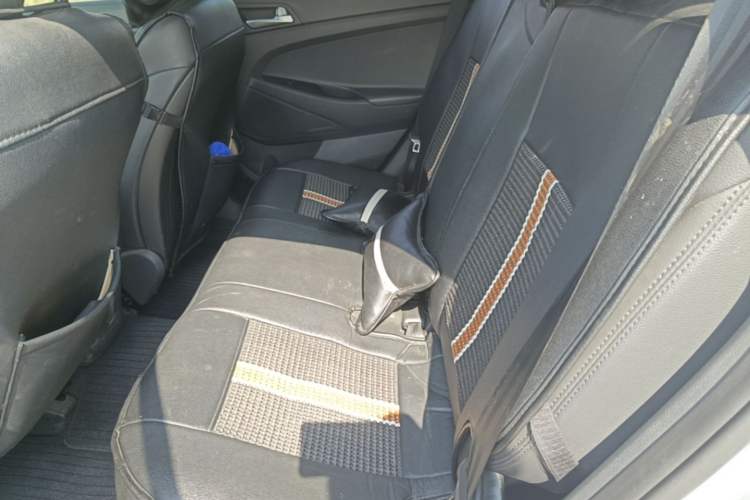 Used Hyundai Tucson 2015 1.6T Dual-Clutch Two-Wheel-Drive Smart Model Left Rear Seat