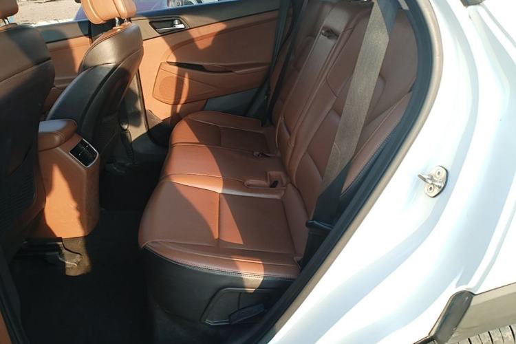 Used Hyundai Tucson 2015 1.6T Dual-Clutch Two-Wheel-Drive Smart Model Left Rear Seat