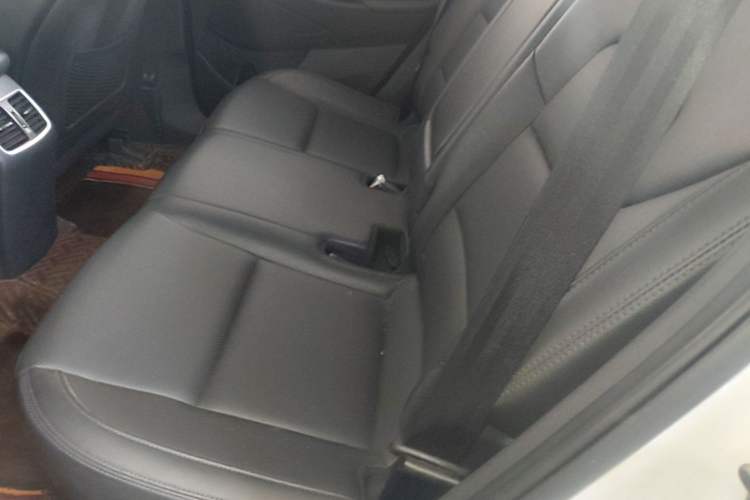 Used Hyundai Tucson 2015 1.6T Dual-Clutch Two-Wheel-Drive Smart Model Left Rear Seat