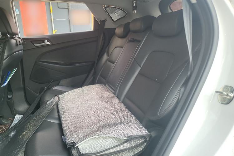 Used Hyundai Tucson 2015 1.6T Dual-Clutch Two-Wheel-Drive Smart Model Left Rear Seat