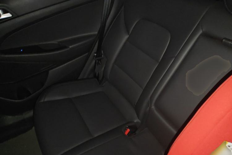 Used Hyundai Tucson 2015 1.6T Dual-Clutch Two-Wheel-Drive Smart Model Left Rear Seat