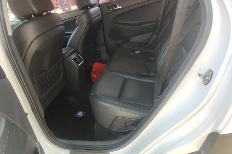 Used Hyundai Tucson 2015 1.6T Dual-Clutch Two-Wheel-Drive Smart Model Left Rear Seat