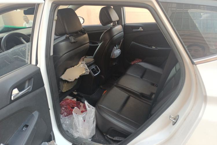 Used Hyundai Tucson 2015 1.6T Dual-Clutch Two-Wheel-Drive Smart Model Left Rear Seat