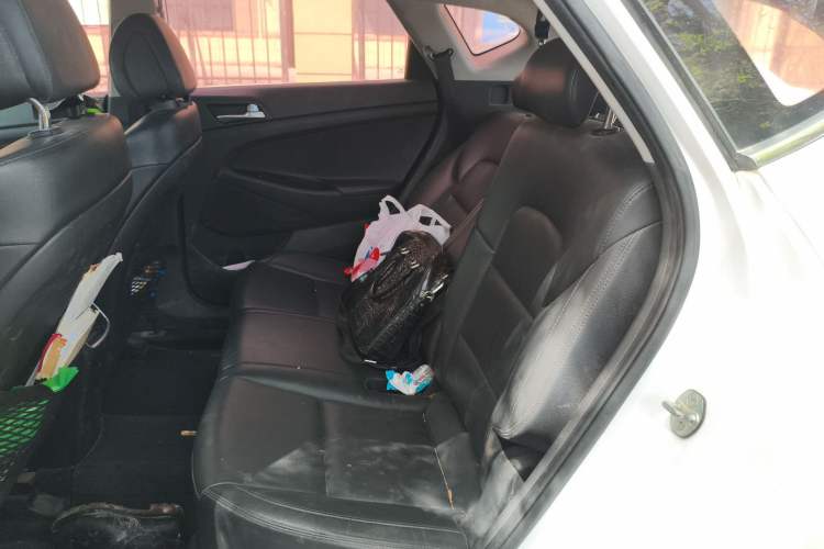 Used Hyundai Tucson 2015 1.6T Dual-Clutch Two-Wheel-Drive Smart Model Left Rear Seat