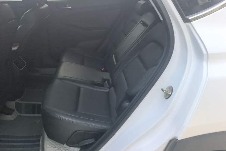 Used Hyundai Tucson 2015 1.6T Dual-Clutch Two-Wheel-Drive Smart Model Left Rear Seat