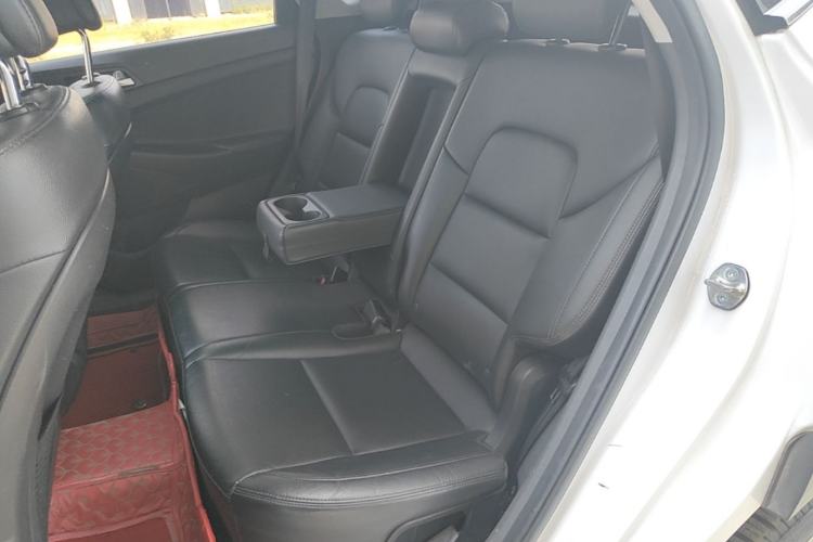 Used Hyundai Tucson 2015 1.6T Dual-Clutch Two-Wheel-Drive Smart Model Left Rear Seat