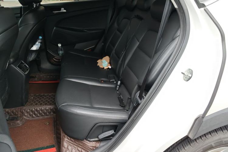 Used Hyundai Tucson 2015 1.6T Dual-Clutch Two-Wheel-Drive Smart Model Left Rear Seat