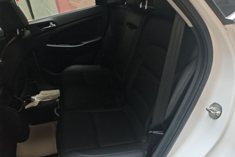 Used Hyundai Tucson 2015 1.6T Dual-Clutch Two-Wheel-Drive Smart Model Left Rear Seat