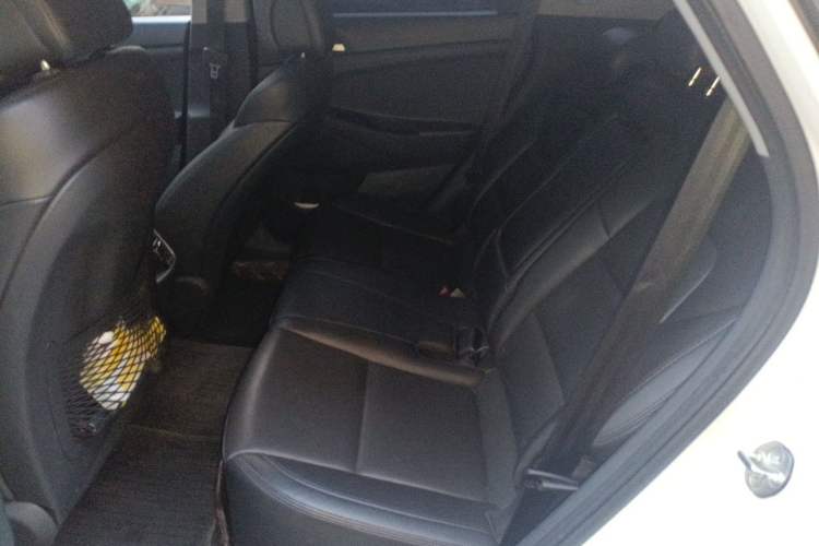 Used Hyundai Tucson 2015 1.6T Dual-Clutch Two-Wheel-Drive Smart Model Left Rear Seat