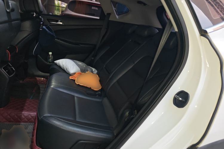 Used Hyundai Tucson 2015 1.6T Dual-Clutch Two-Wheel-Drive Smart Model Left Rear Seat