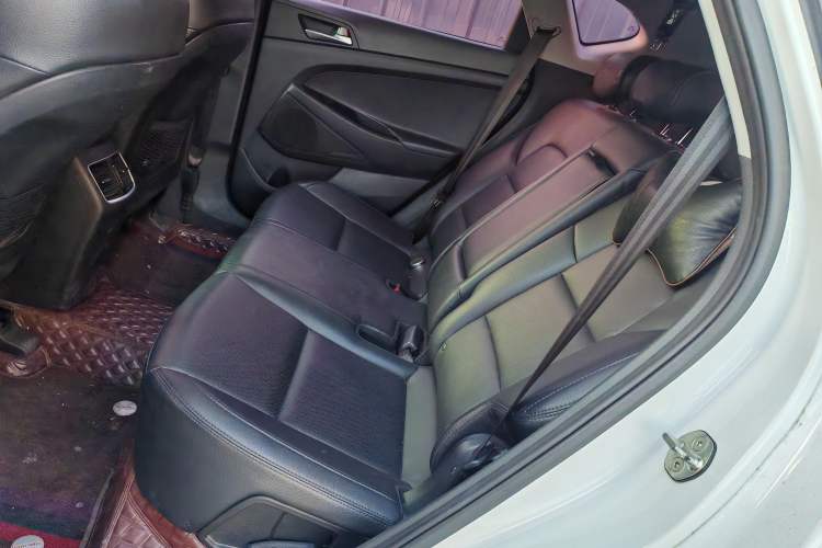 Used Hyundai Tucson 2015 1.6T Dual-Clutch Two-Wheel-Drive Smart Model Left Rear Seat