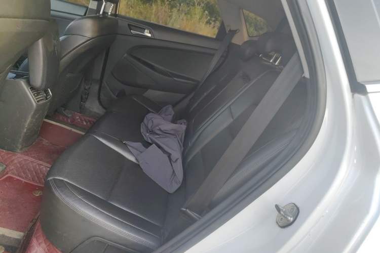 Used Hyundai Tucson 2015 1.6T Dual-Clutch Two-Wheel-Drive Smart Model Left Rear Seat