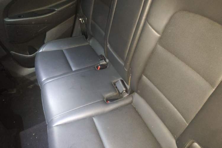 Used Hyundai Tucson 2015 1.6T Dual-Clutch Two-Wheel-Drive Smart Model Left Rear Seat