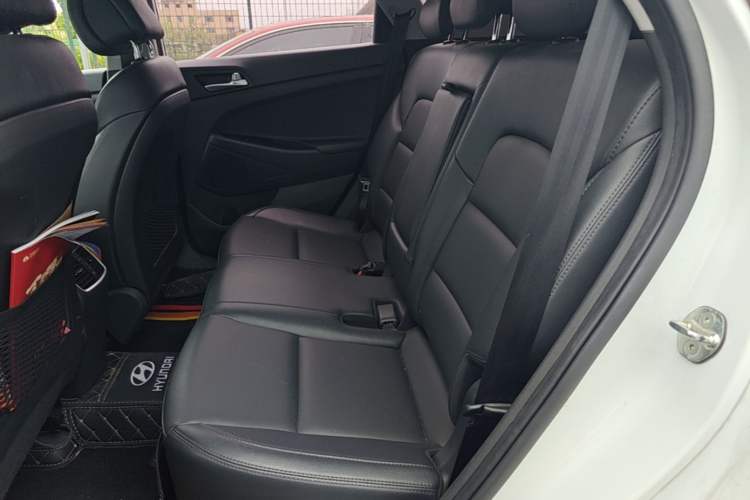 Used Hyundai Tucson 2015 1.6T Dual-Clutch Two-Wheel-Drive Smart Model Left Rear Seat