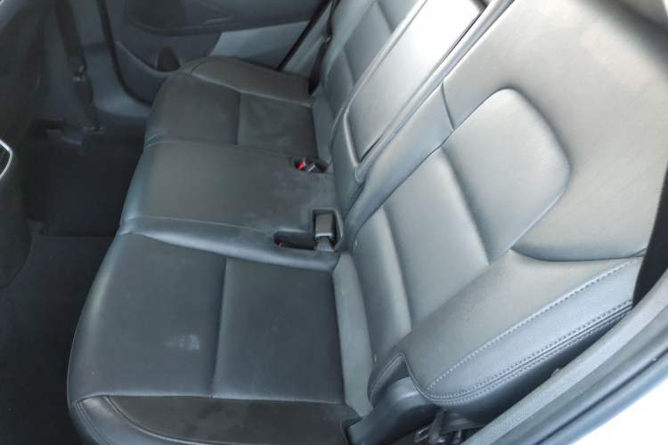 Used Hyundai Tucson 2015 1.6T Dual-Clutch Two-Wheel-Drive Smart Model Left Rear Seat