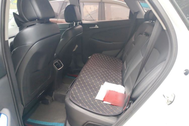 Used Hyundai Tucson 2015 1.6T Dual-Clutch Two-Wheel-Drive Smart Model Left Rear Seat