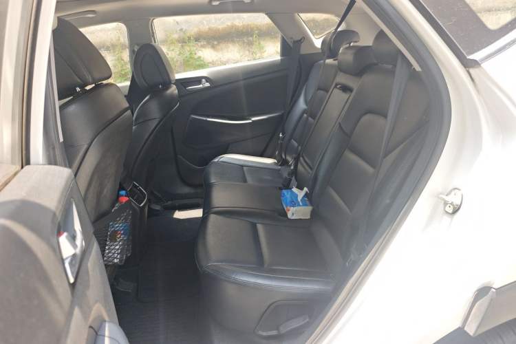 Used Hyundai Tucson 2015 1.6T Dual-Clutch Two-Wheel-Drive Smart Model Left Rear Seat