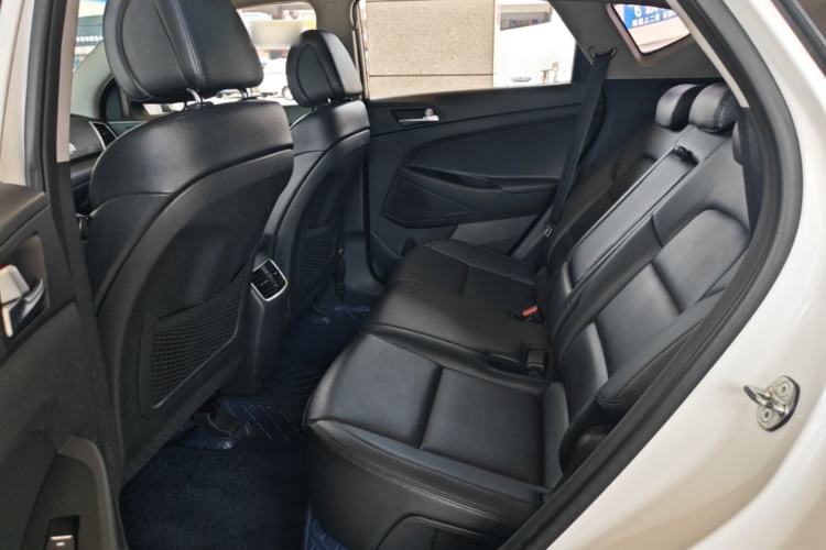 Used Hyundai Tucson 2015 1.6T Dual-Clutch Two-Wheel-Drive Smart Model Left Rear Seat