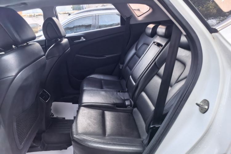 Used Hyundai Tucson 2015 1.6T Dual-Clutch Two-Wheel-Drive Smart Model Left Rear Seat