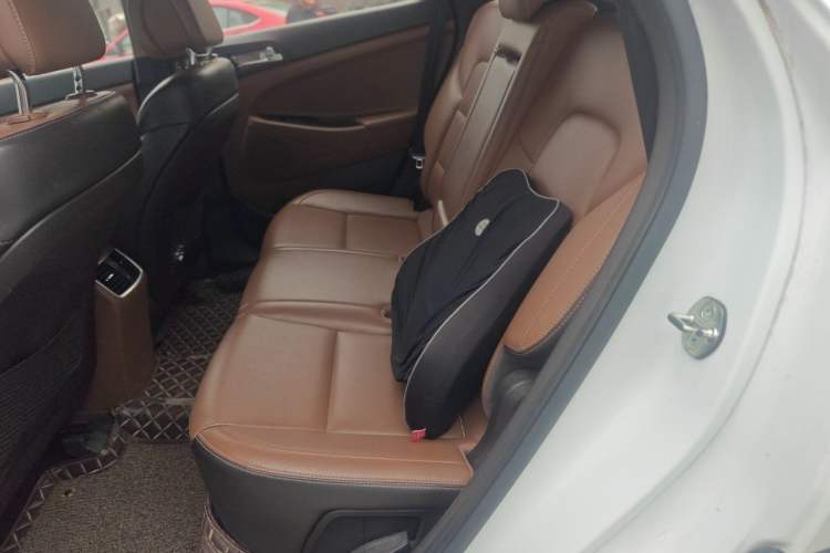 Used Hyundai Tucson 2015 1.6T Dual-Clutch Two-Wheel-Drive Smart Model Left Rear Seat