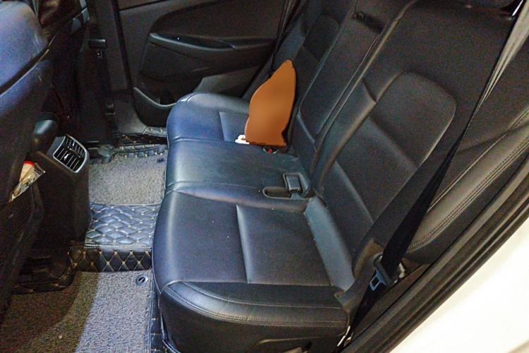 Used Hyundai Tucson 2015 1.6T Dual-Clutch Two-Wheel-Drive Smart Model Left Rear Seat